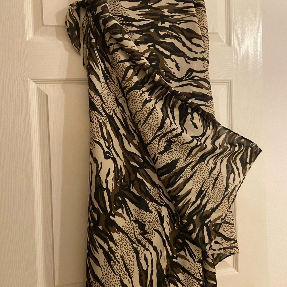ABSTRACT PRINT SKIRT - Picture 9 of 10